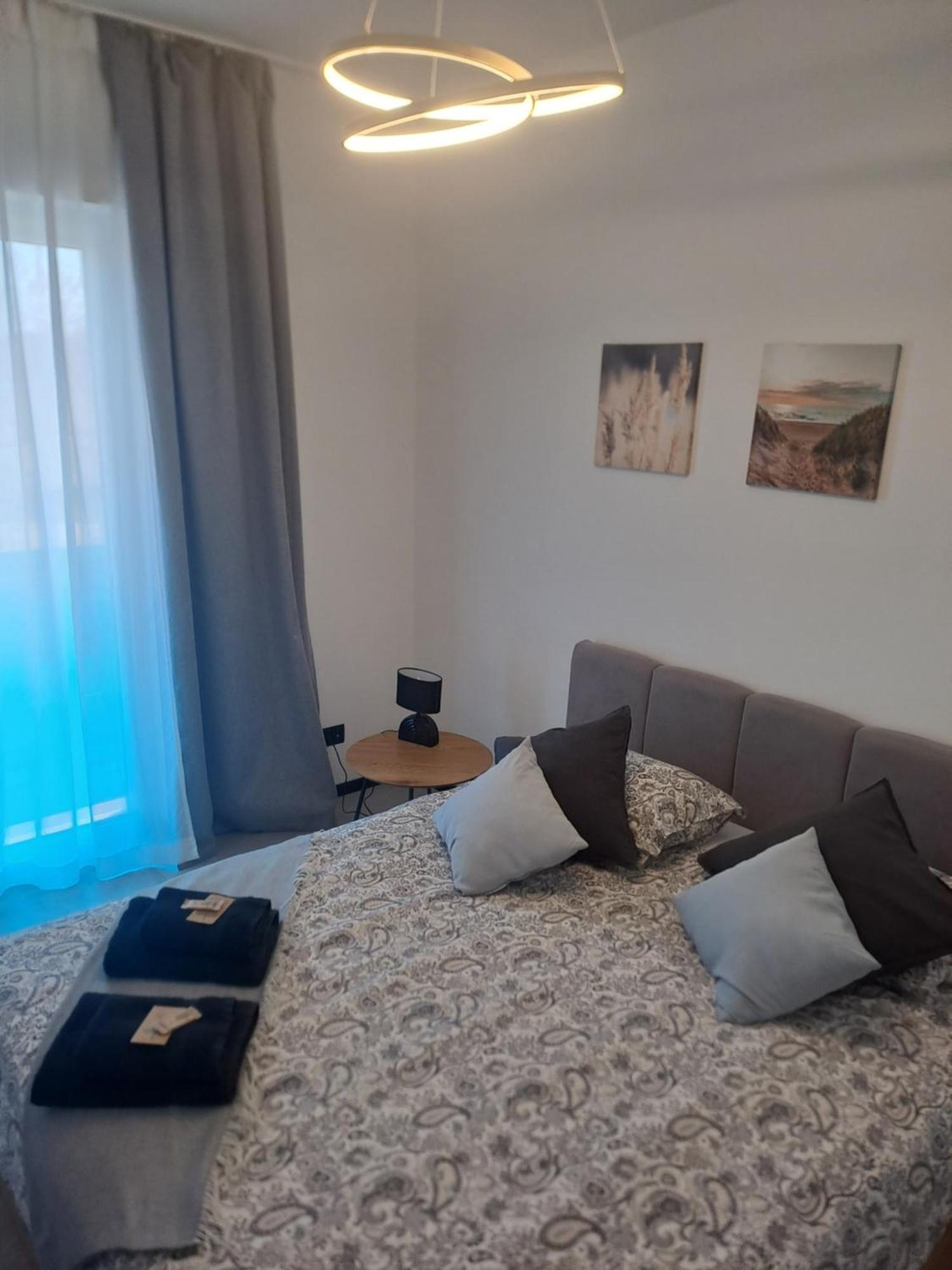 101 Aquarius Apartment *